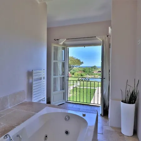 Alba Alojamento de Acomodação e Pequeno-almoço Saint-Tropez