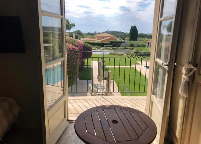 לינה וארוחת בוקר Alba סן טרופז